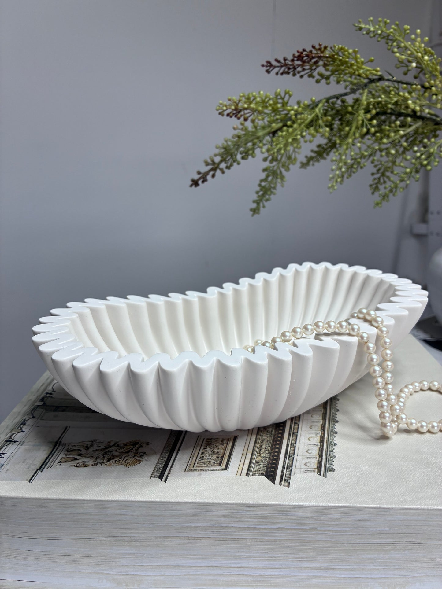 The Oval Ruffled Bowl
