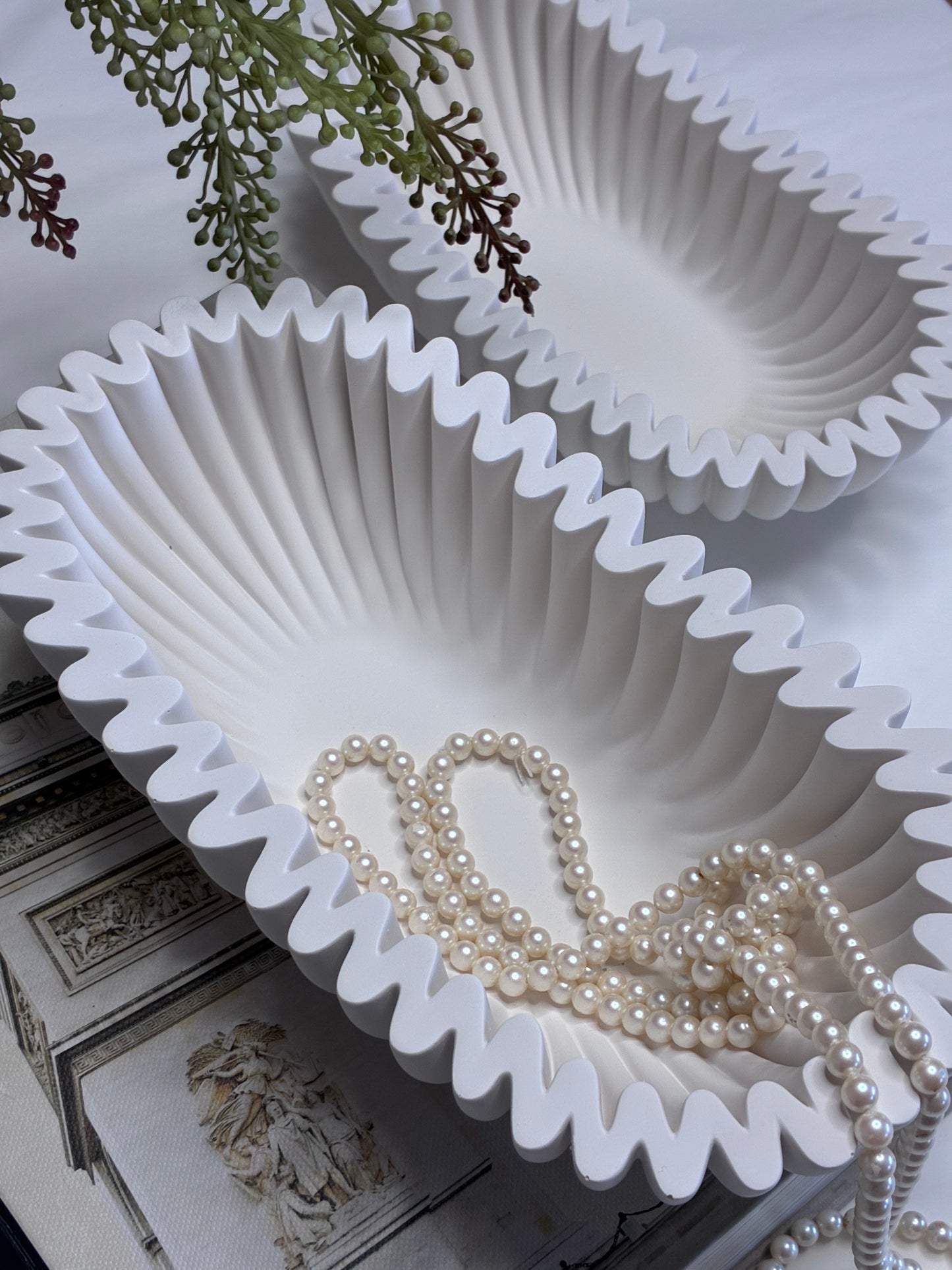 The Oval Ruffled Bowl