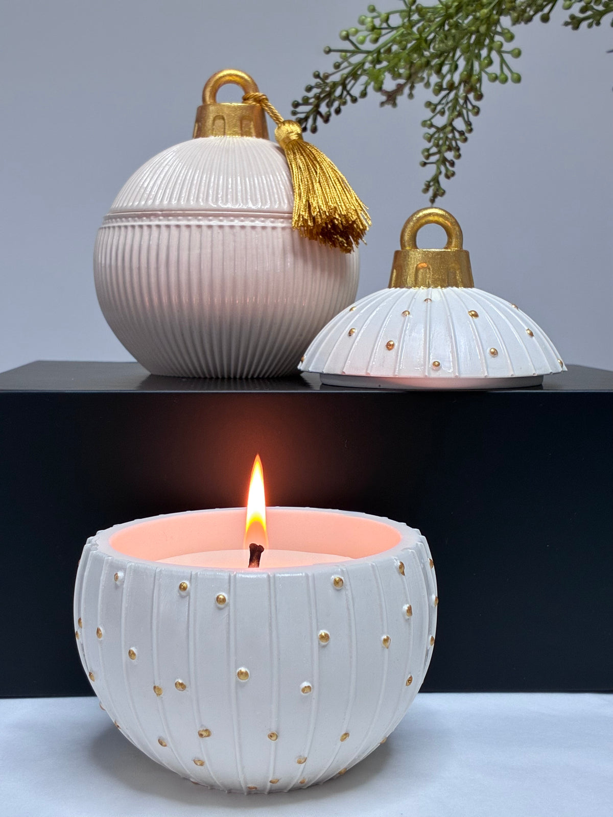 The Elegant Christmas Bauble Candle Holder