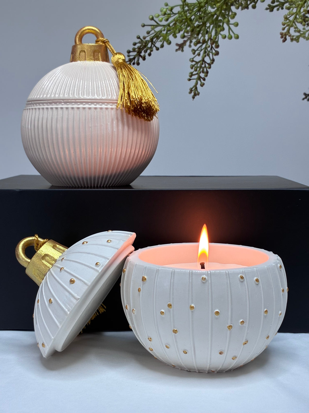 The Elegant Christmas Bauble Candle Holder